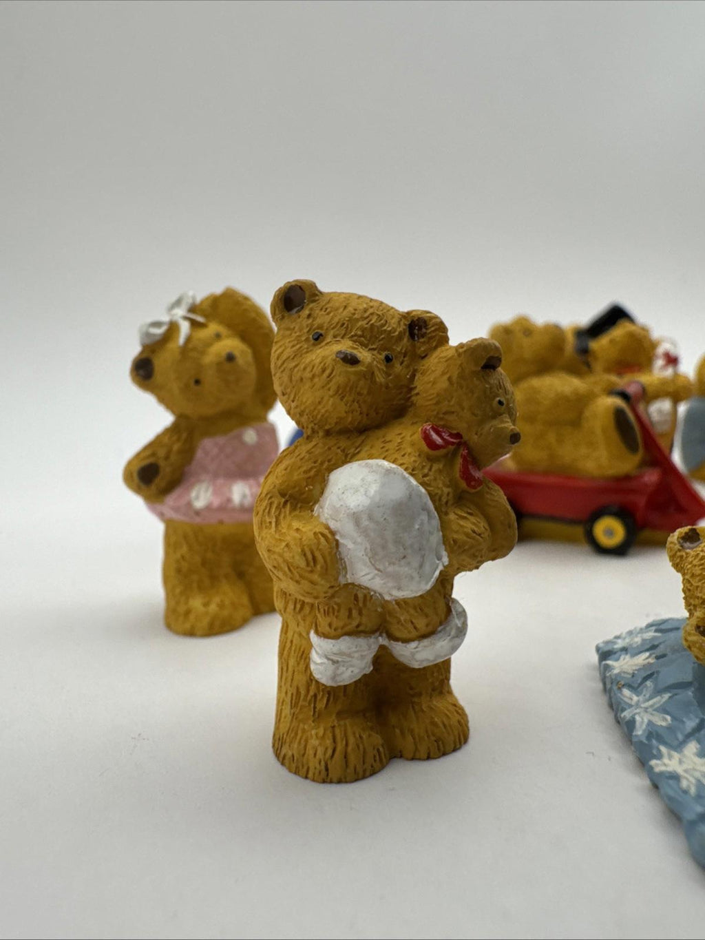 24 x Vintage R&R Hill 3cm Bears VGC Upcott Collection Hand Painted Box 2