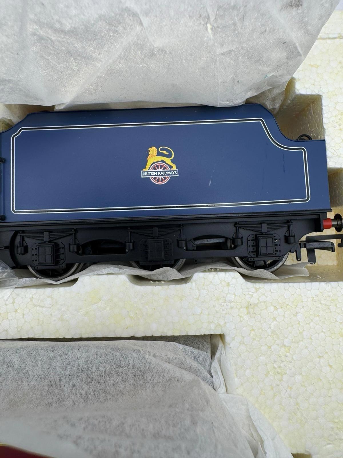 OO Hornby R2303M The Royal Scot Train Pack - BR Princess Alexandra - New DCC