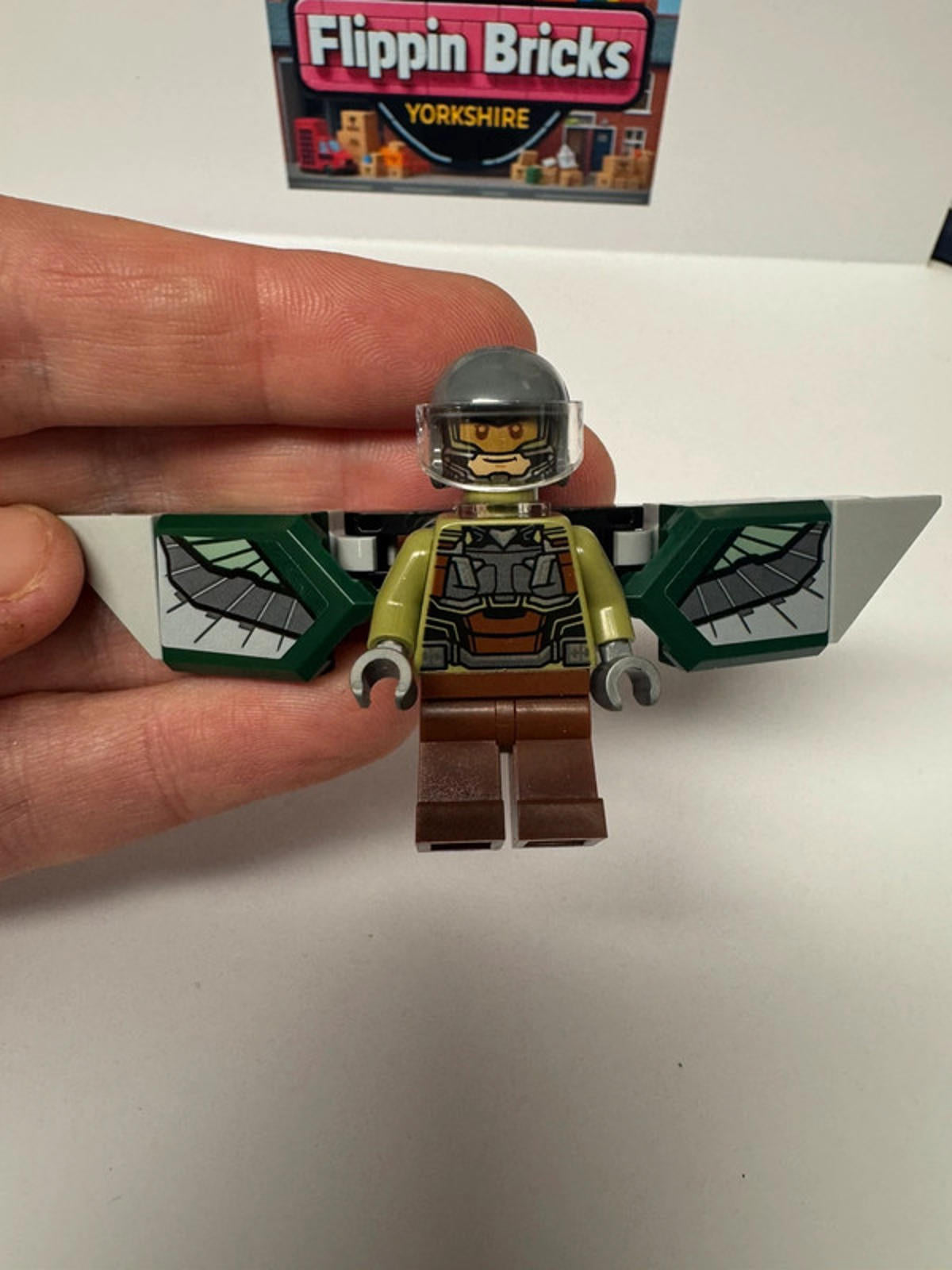 Lego Minifigure Marvel Falcon sh1000 no offers