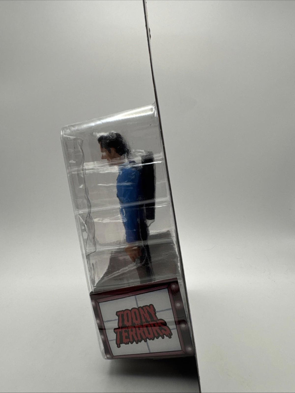 NECA Evil Dead 2 Ash Toony Terrors Series 3 6"Action Figure 2020