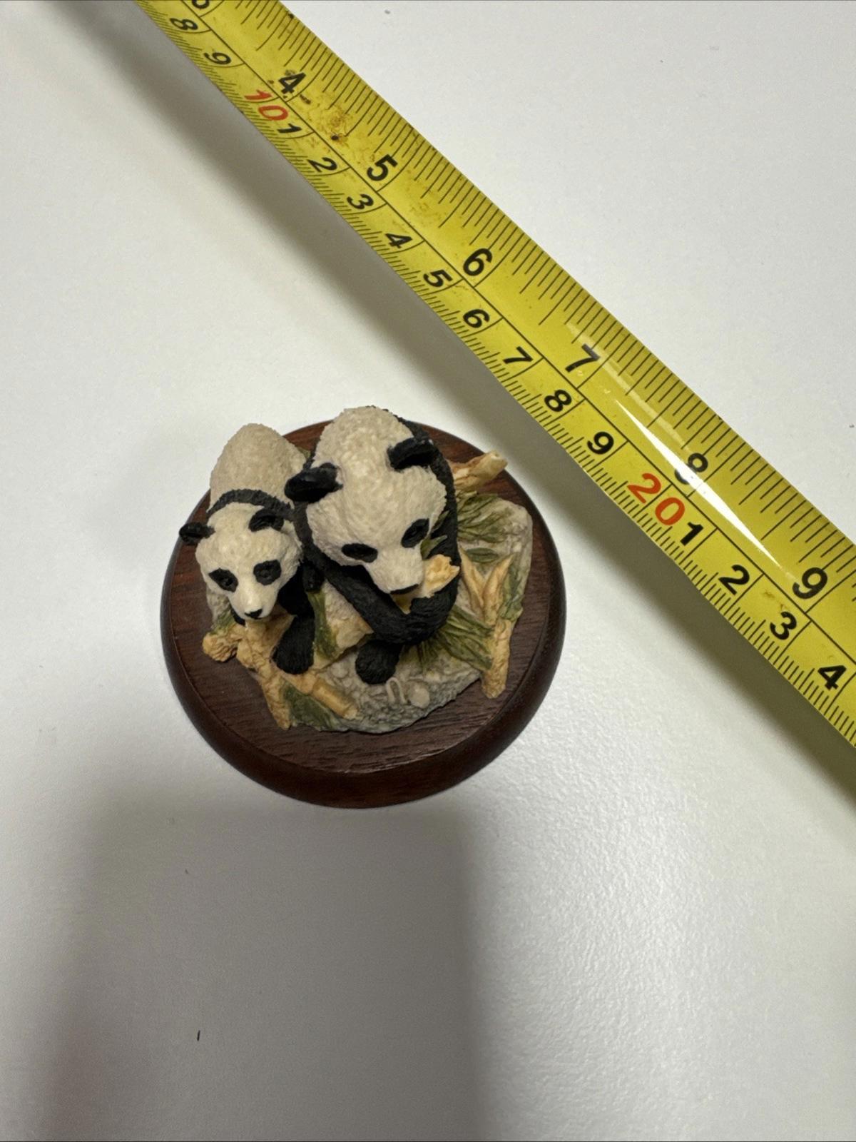 Border Fine Arts Panda & Cub Figurine, Great Condition WW27