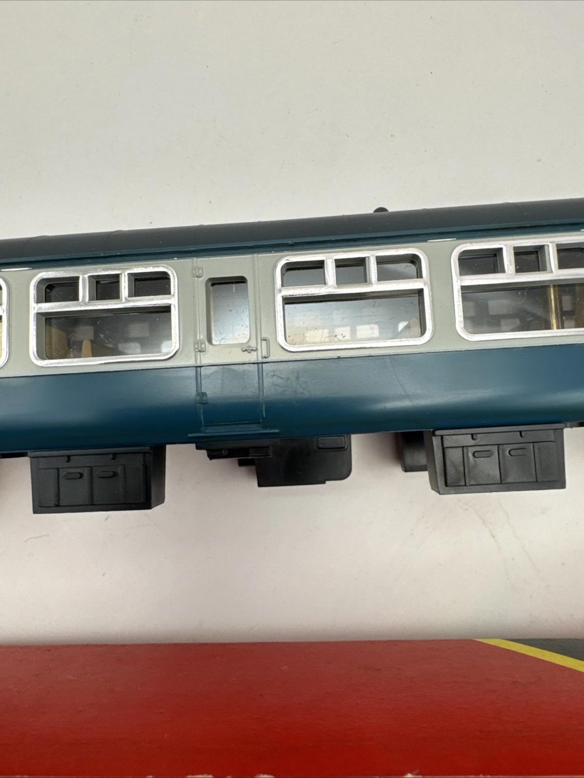 Hornby Railways R.921 Inter-city Mark 2 Coach OO Gauge