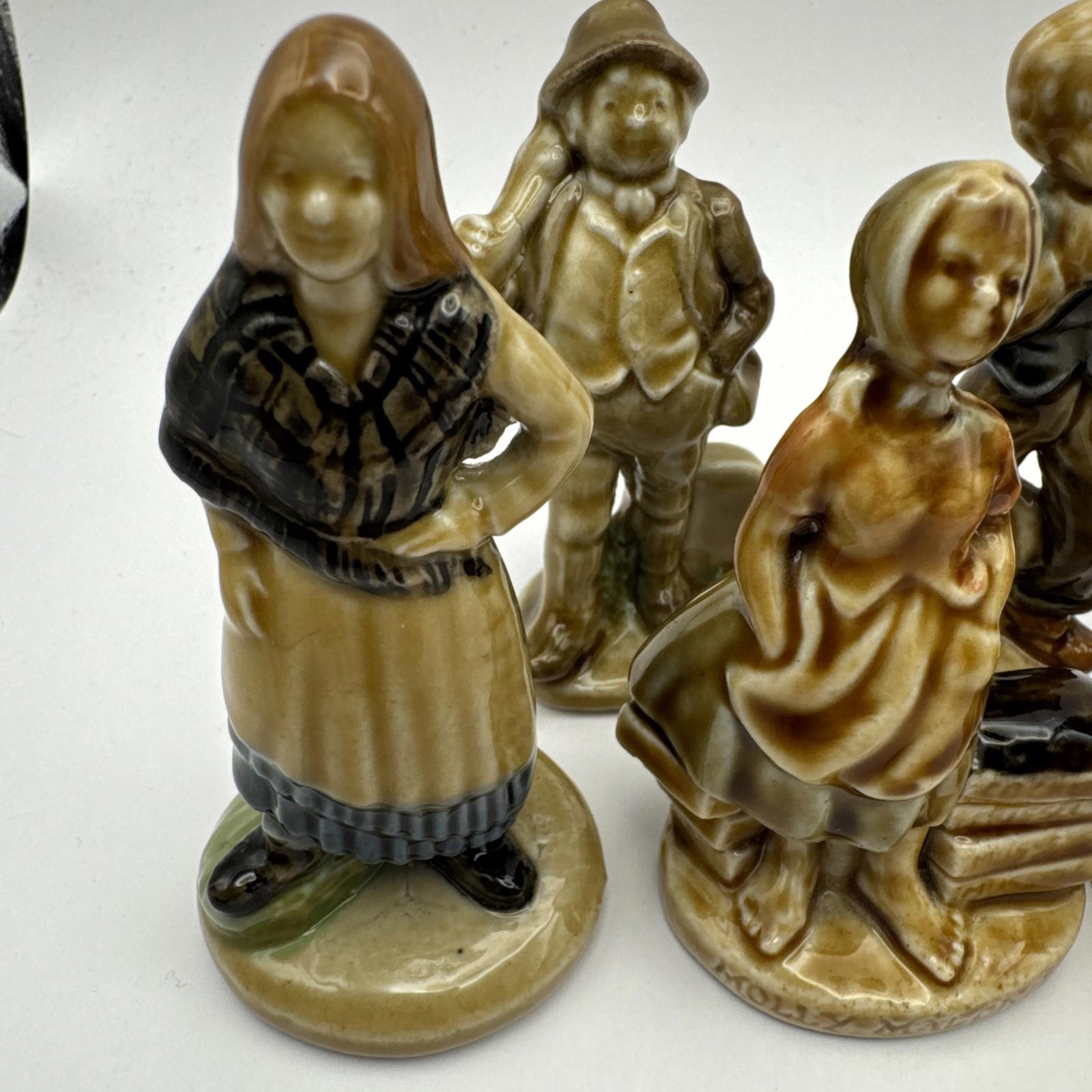 Wade Irish Figures- Complete Set Of 9 pieces VGC Song & Folk Tales