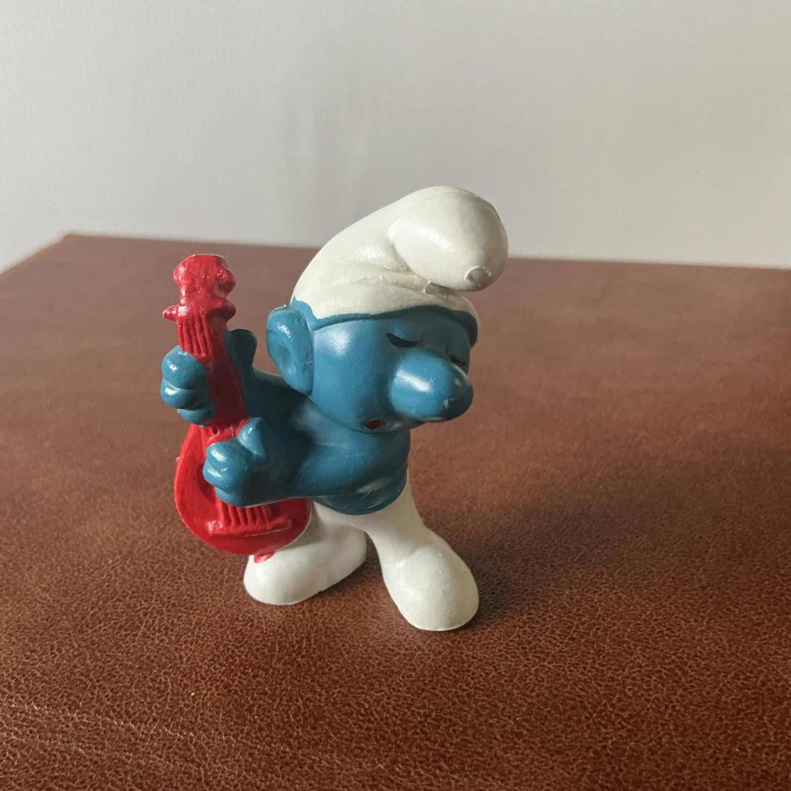 Lute Musical Smurf  ( Red Variant) 20013 PEYO Vintage Excellent Condition SM029