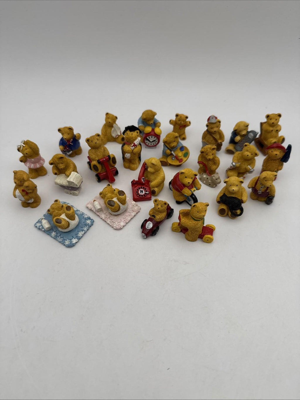 24 x Vintage R&R Hill 3cm Bears VGC Upcott Collection Hand Painted Box 2