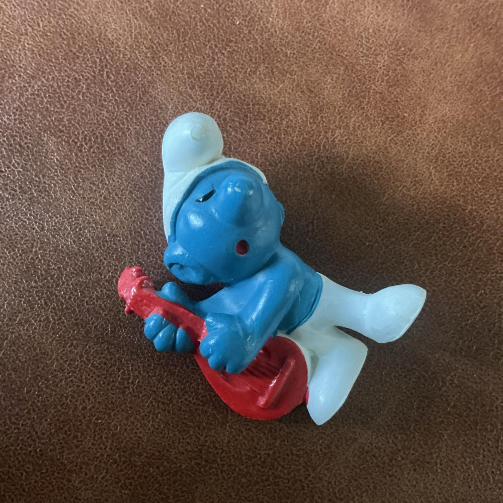 Lute Musical Smurf  ( Red Variant) 20013 PEYO Vintage Excellent Condition SM029