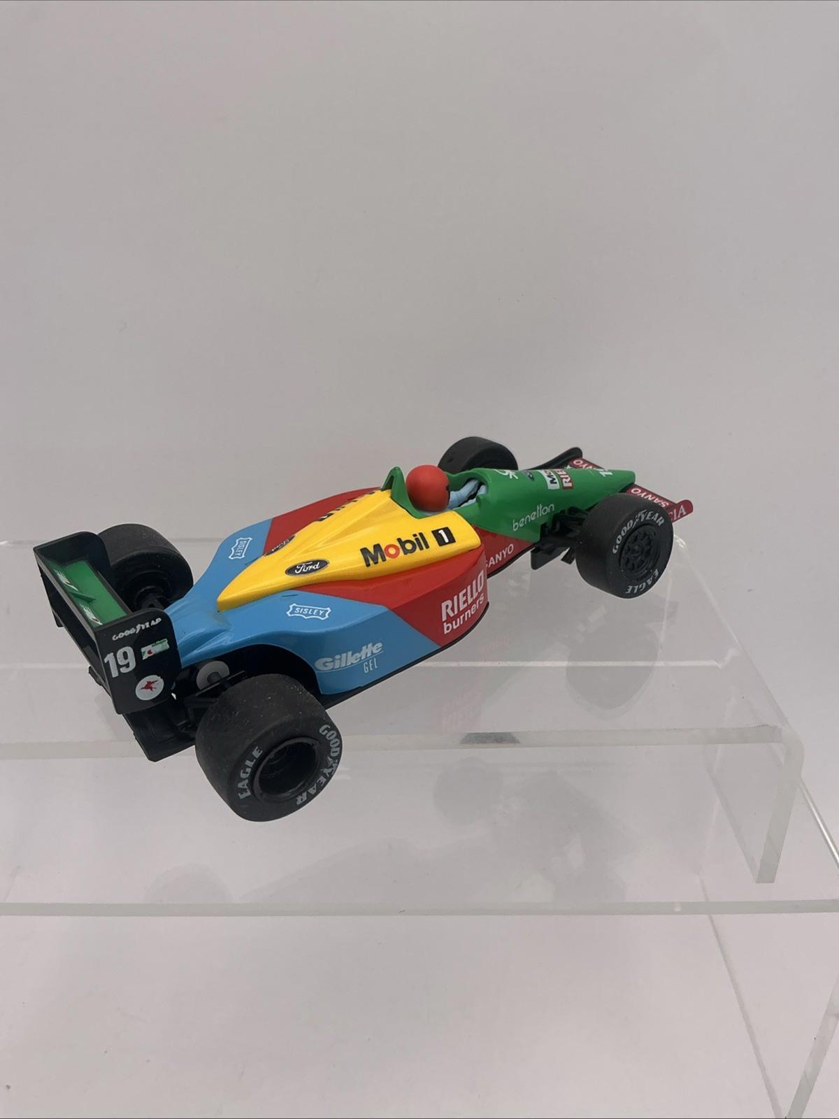 Scalextric C461 Benetton Ford B189 No. 19 Formula 1 Car Red Helmet Slot Car Box