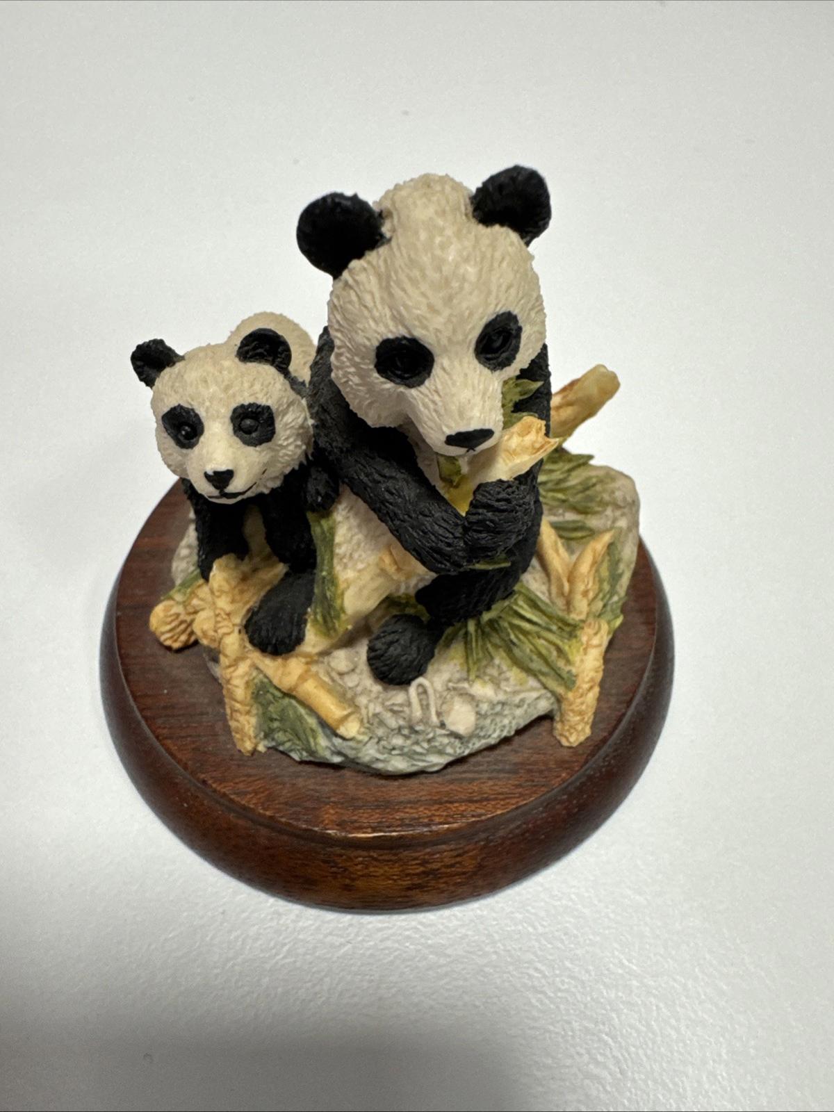Border Fine Arts Panda & Cub Figurine, Great Condition WW27