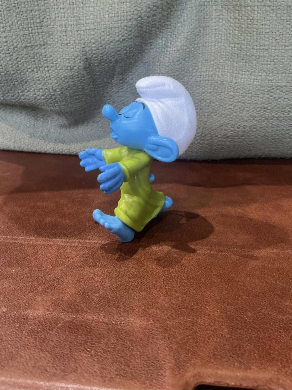 2013 McDonalds Happy Meal Lazy Smurf Collectable SM0100