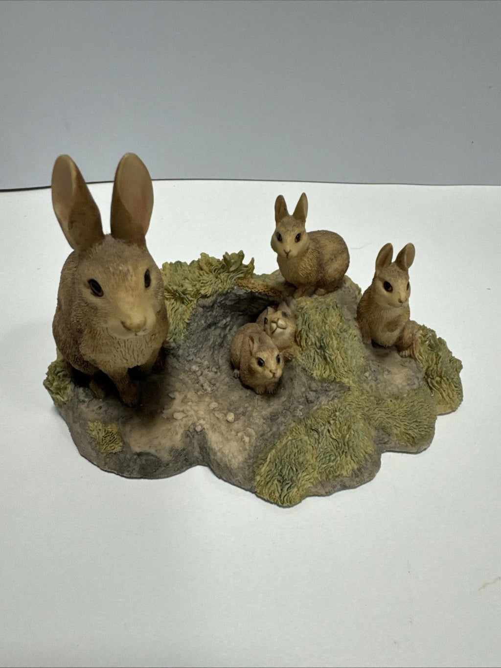 Border Fine Arts RW6 Rabbits Chiltern Collection
