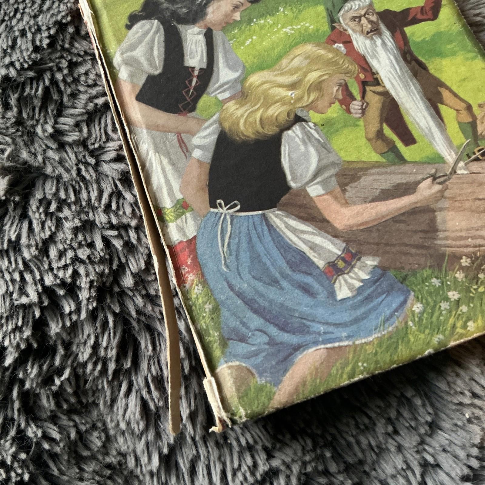 Vintage Ladybird Book Snow White and Rose Red Well Loved Tales series