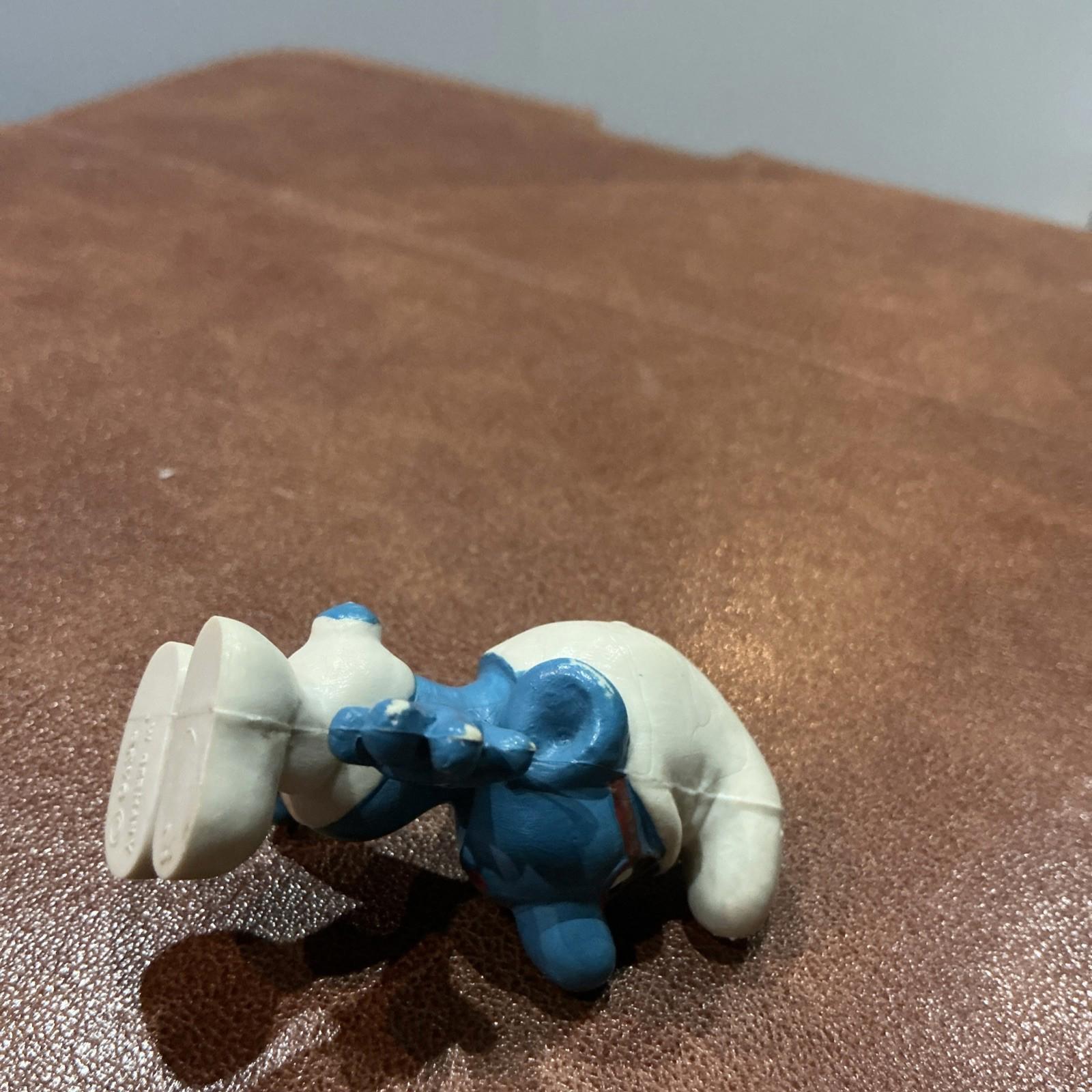Vintage Peyo Brainy Smurf 20006 Red Glasses Rare Collectable SM051