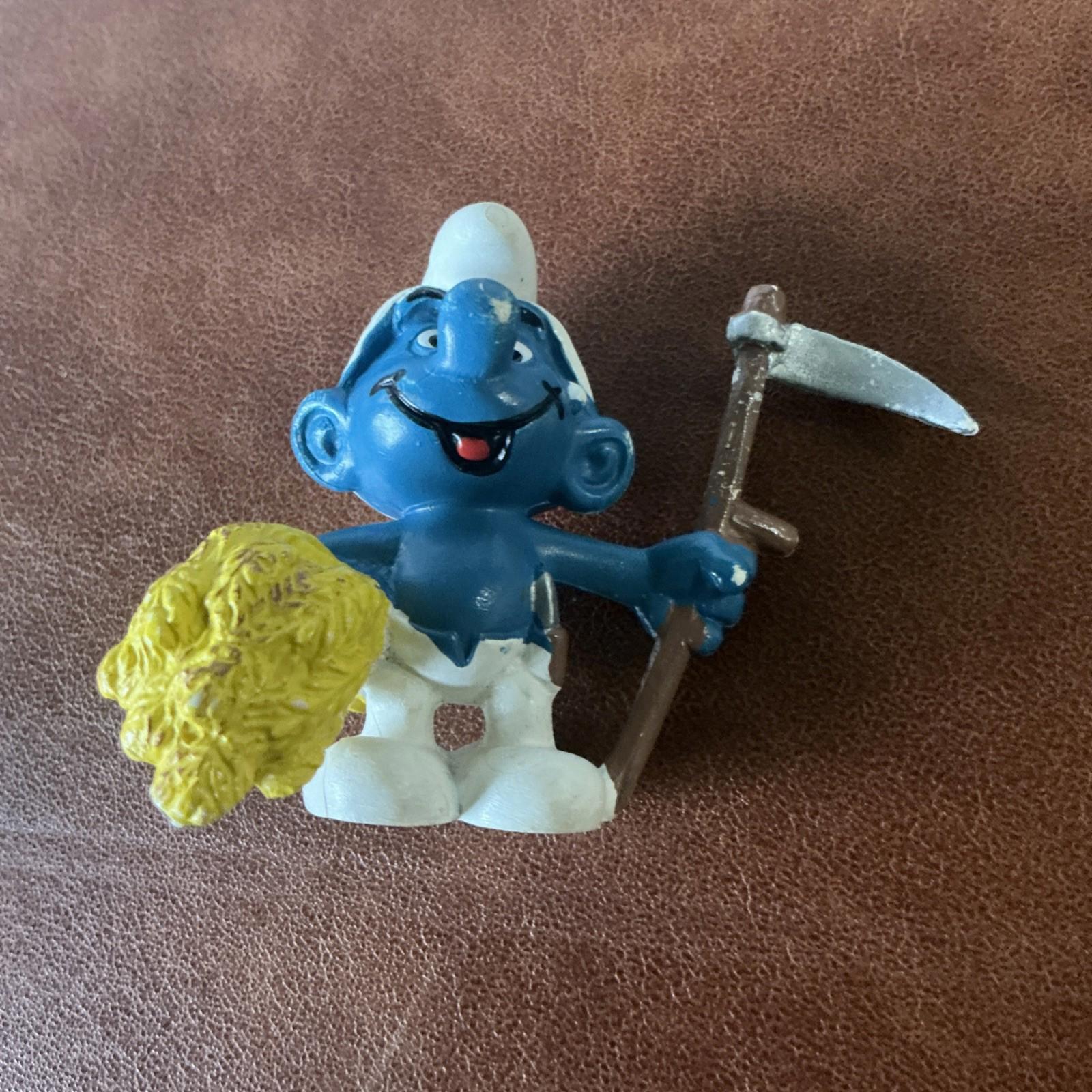 Vintage Haymaker Smurf 21010 Rare Collectable SM040