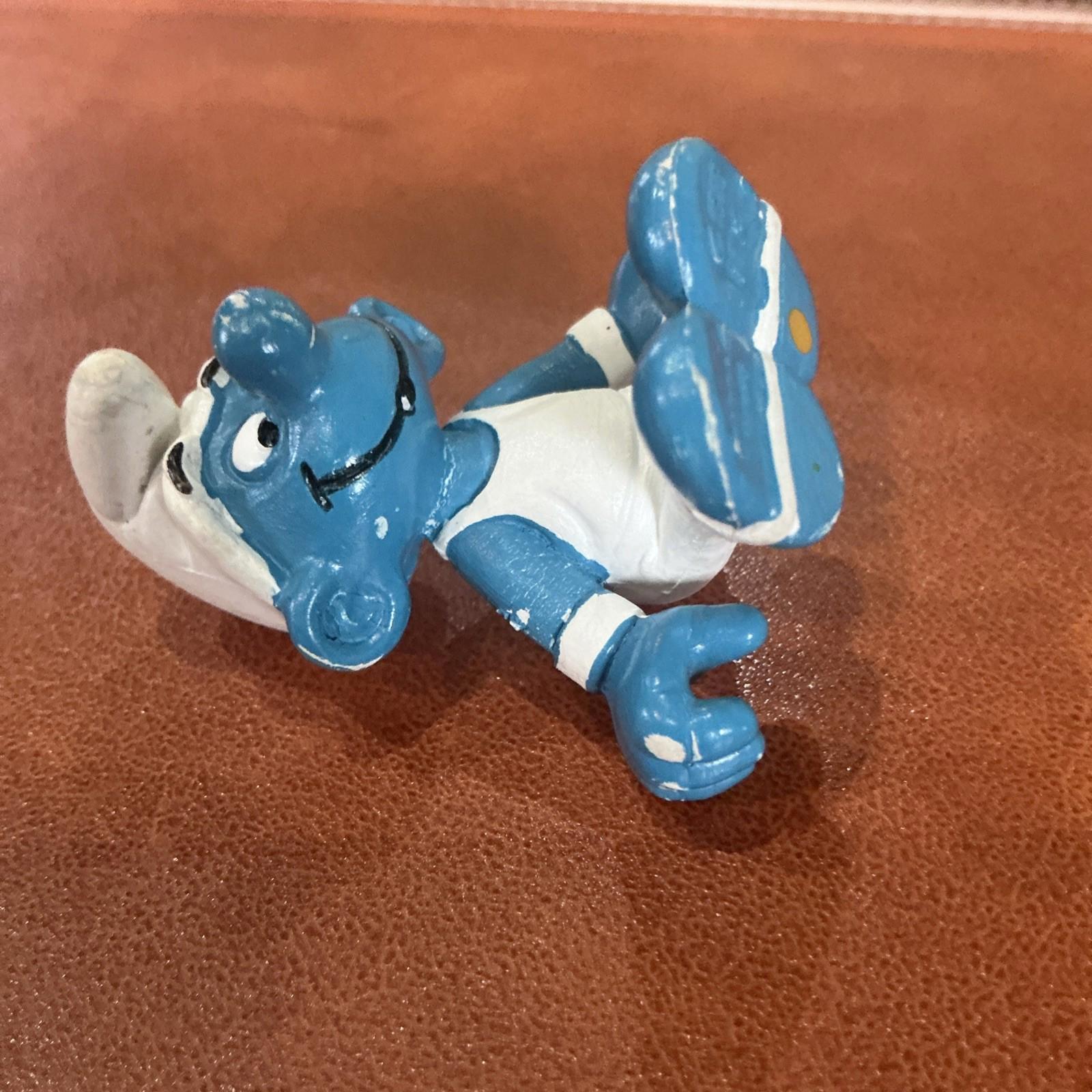 Vintage 1980 Bars Gymnast Smurf 40509 Collectible SM091