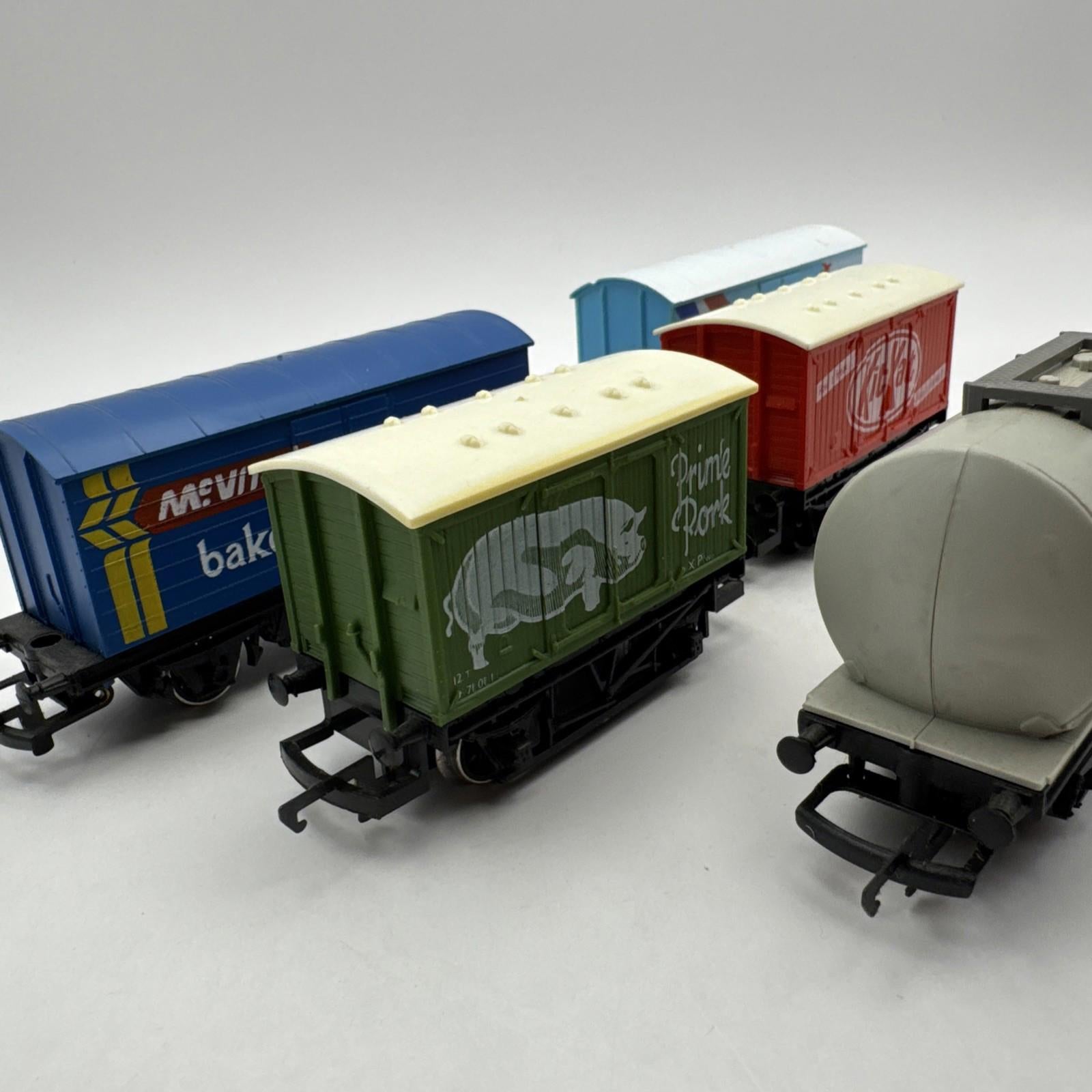 Hornby Red Arrows / Kitkat / Shell / Mcvities Wagons Mixed Lot OO Gauge Railway