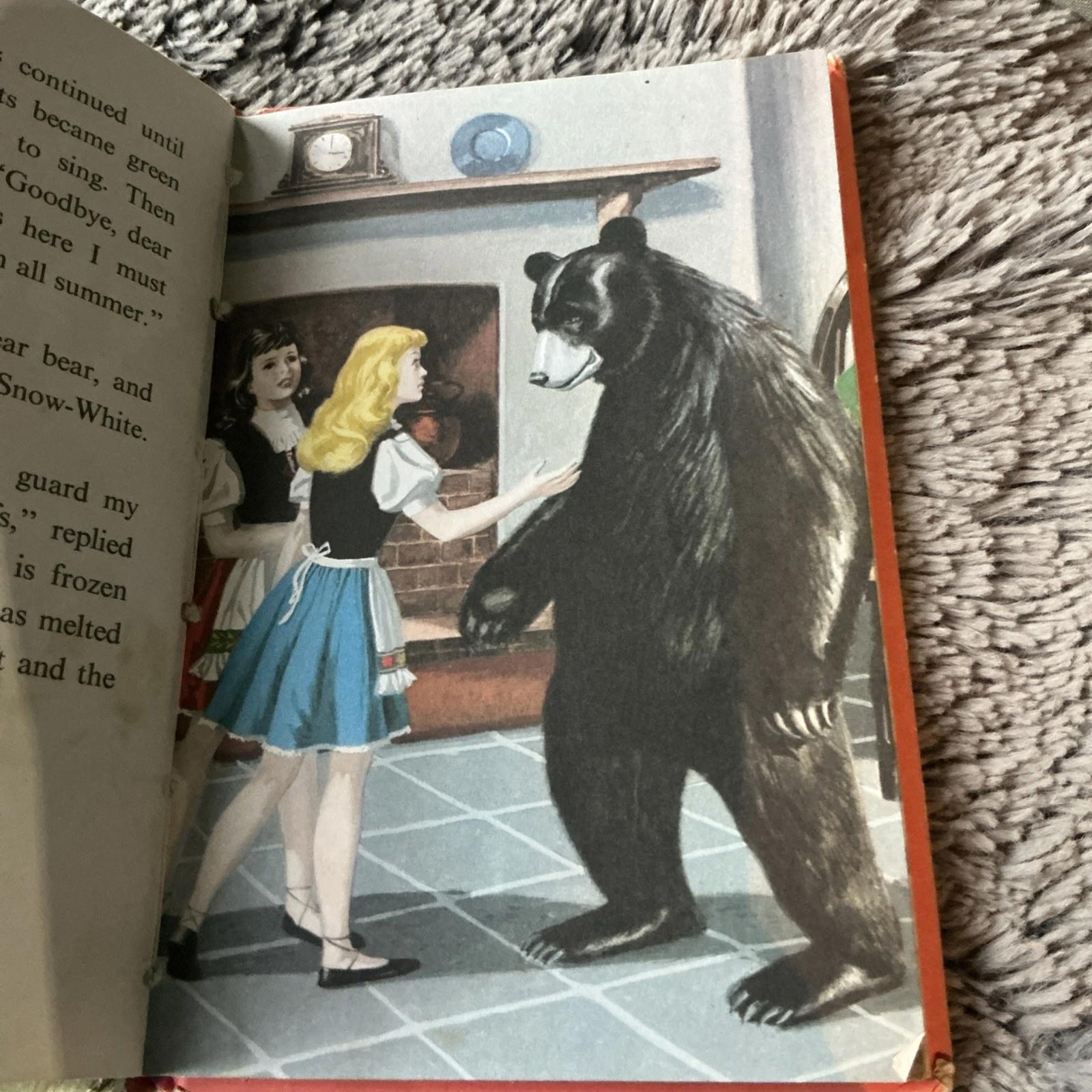 Vintage Ladybird Book Snow White and Rose Red Well Loved Tales series