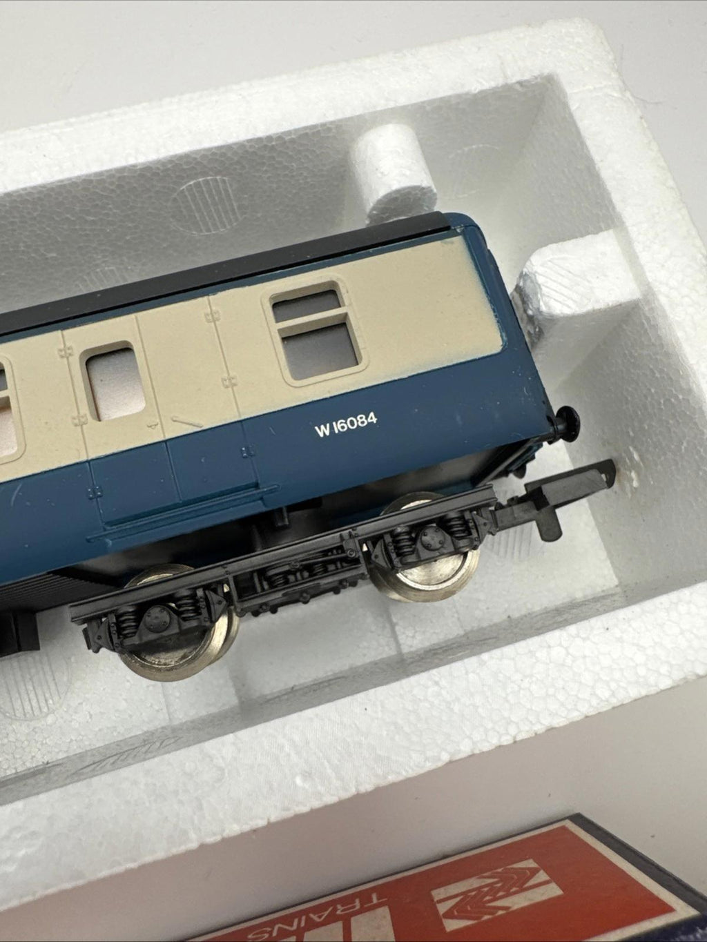 Lima Trains OO Gauge Coaches Vintage 5303 Inter-city