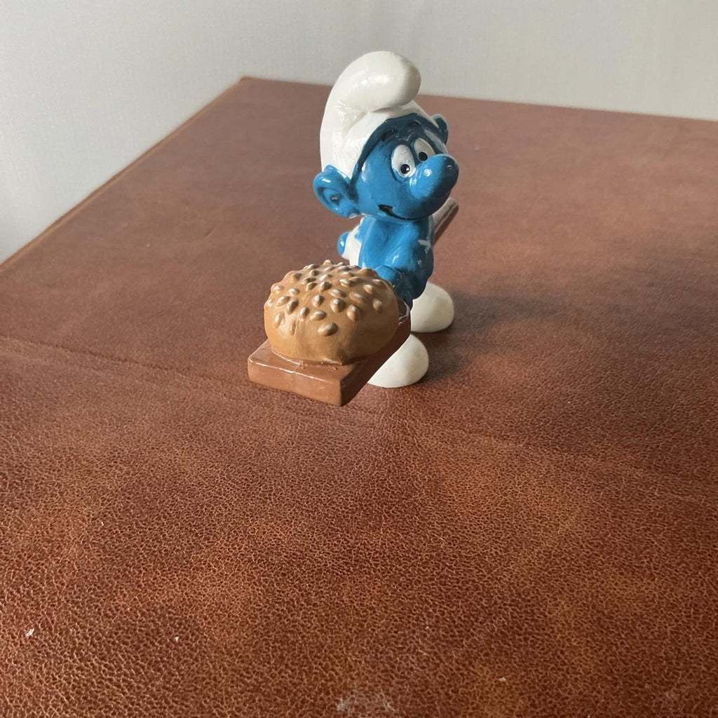1996 McDonalds Baker Smurf VGC Collectable SM022