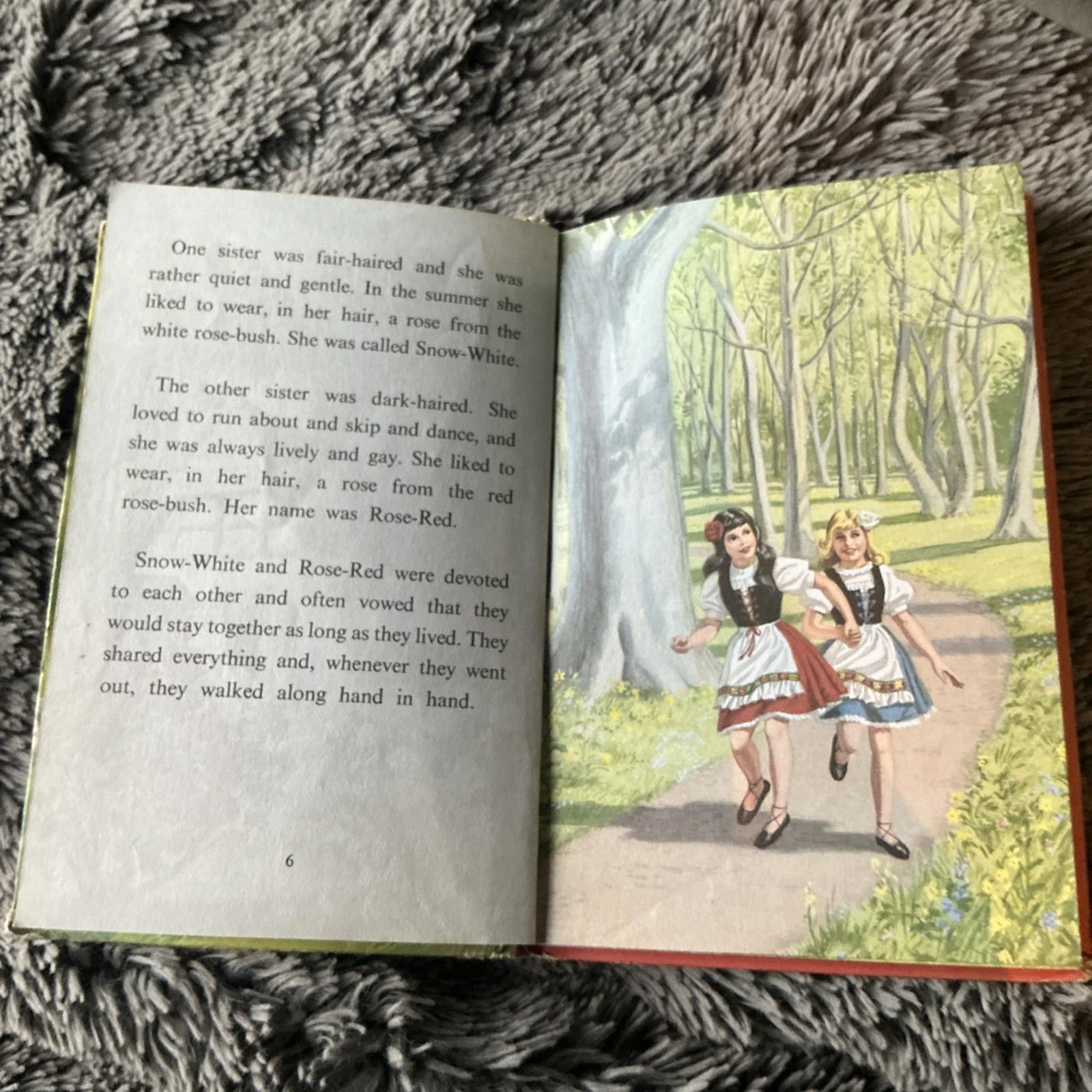 Vintage Ladybird Book Snow White and Rose Red Well Loved Tales series