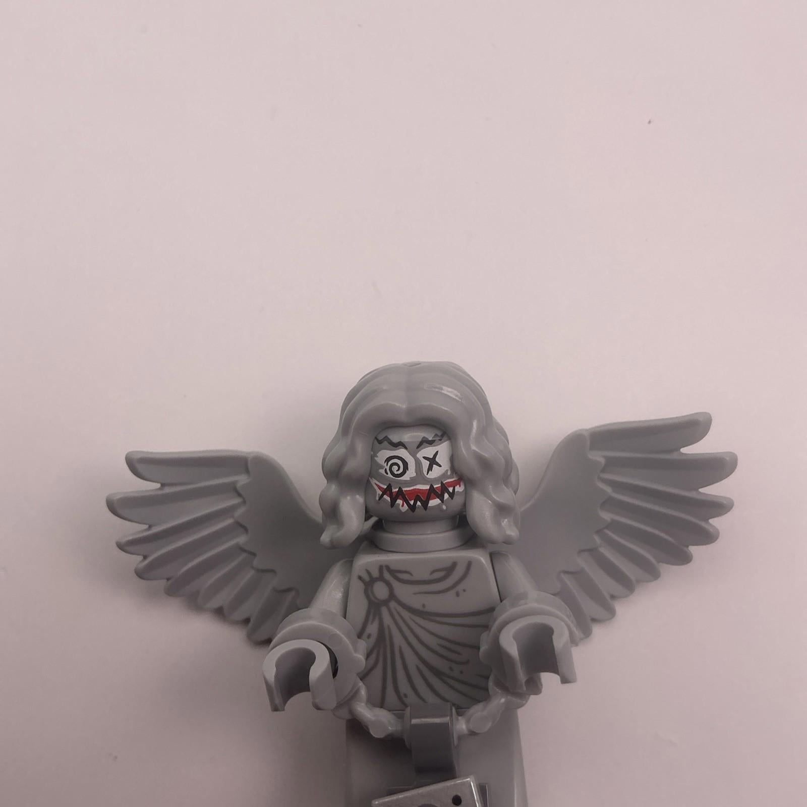 Lego Minifigure 	SH 1091 - Statue - New & Genuine From Set 76300
