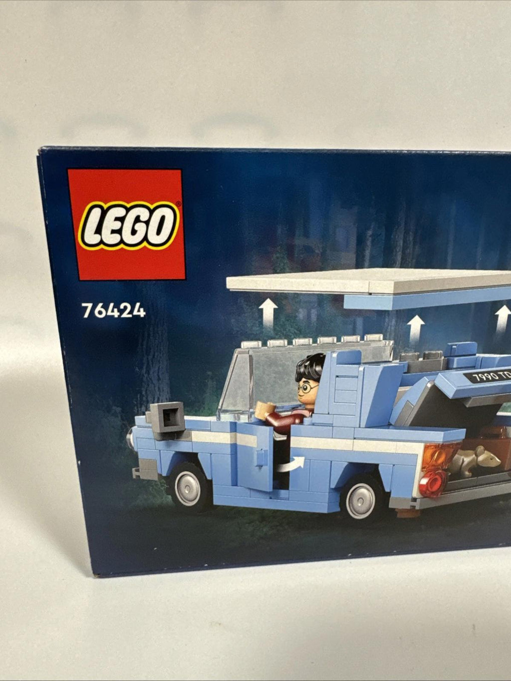 LEGO Harry Potter Flying Ford Anglia Car Toy 76424