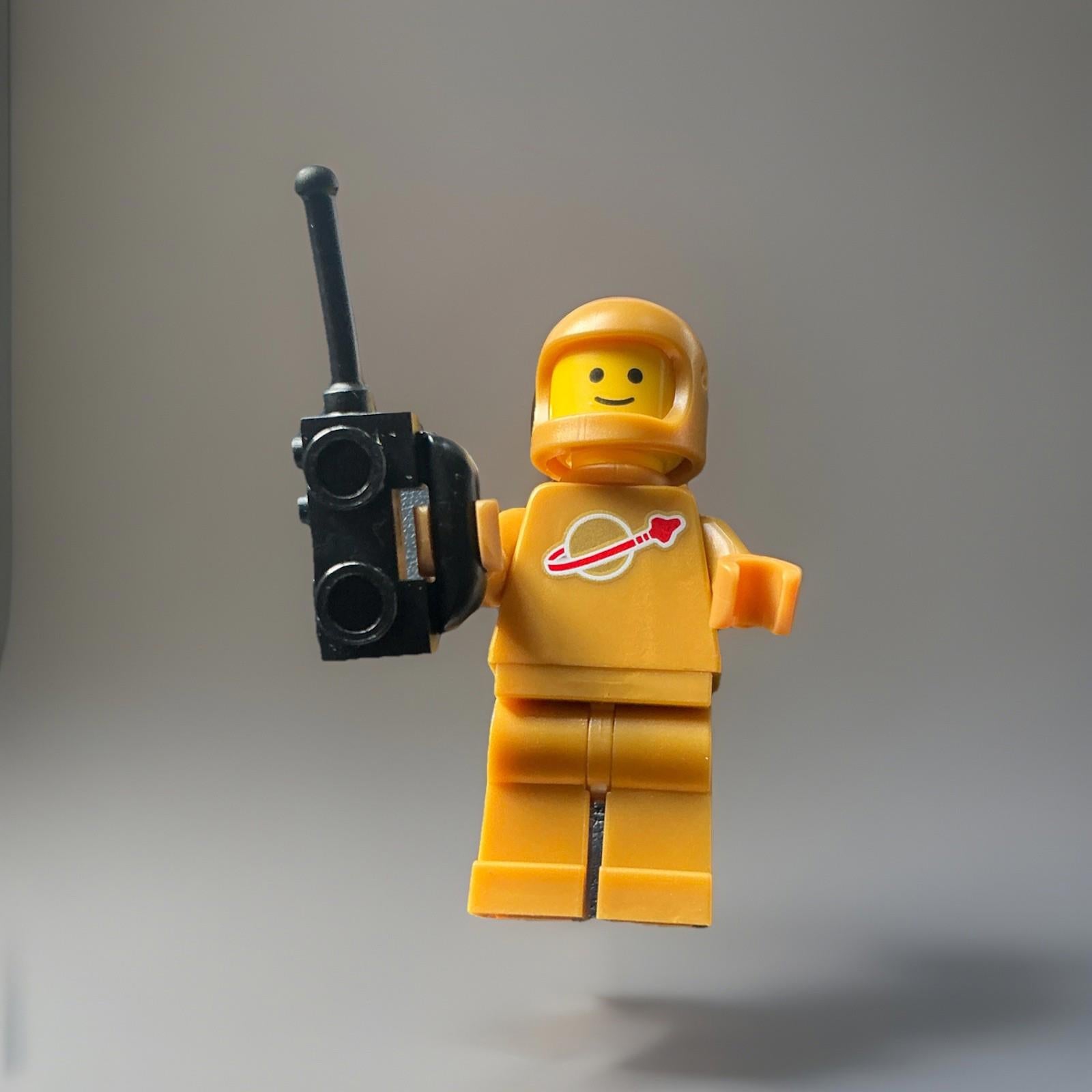 LEGO Ideas Classic Space Astronaut - Gold Mini Figure from set 21358 idea230 New