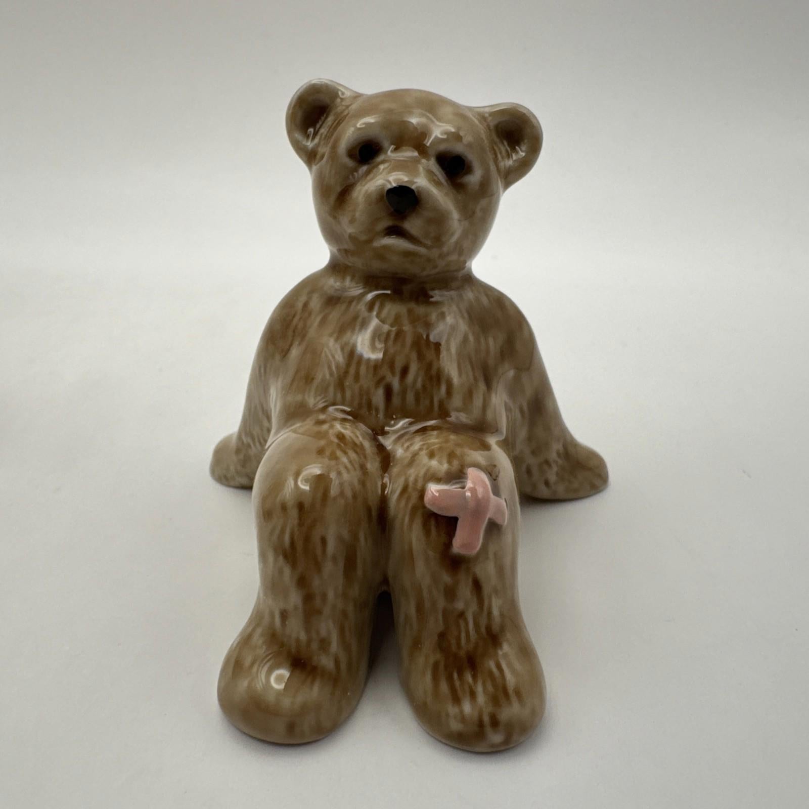 Wade Special Collectors Club Oops The Bear X 2 Plaster And Crutch Bears Mint