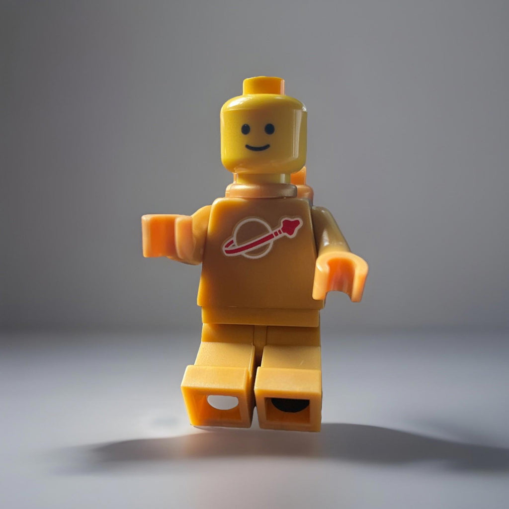 LEGO Ideas Classic Space Astronaut - Gold Mini Figure from set 21358 idea230 New