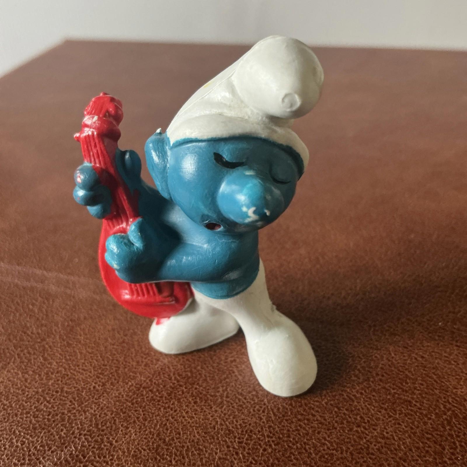 Lute Musical Smurf  ( Red Variant) 20013 PEYO Vintage Excellent Condition SM031