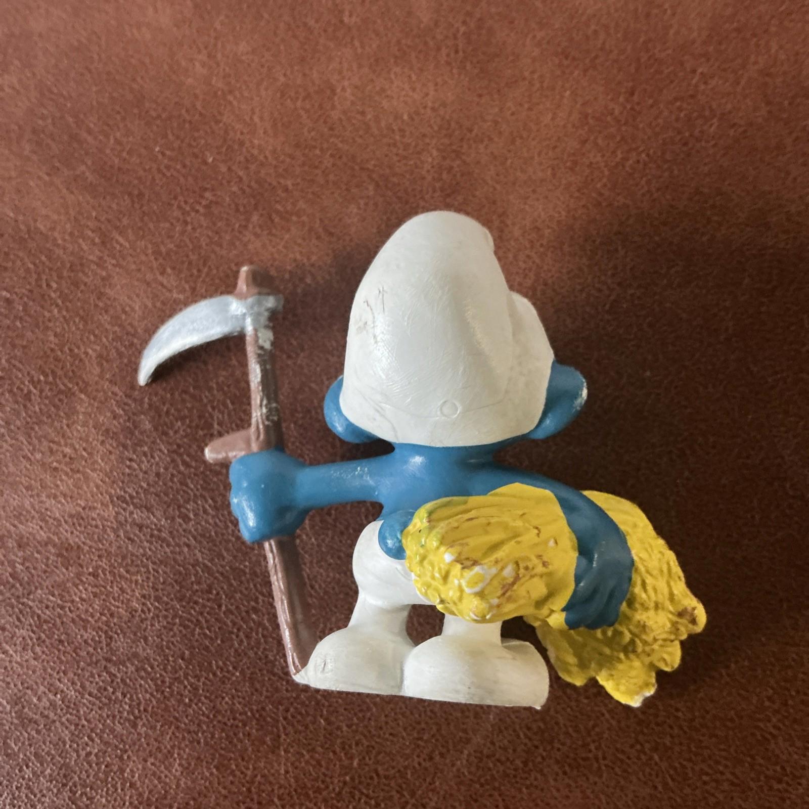 Vintage Haymaker Smurf 21010 Rare Collectable SM040