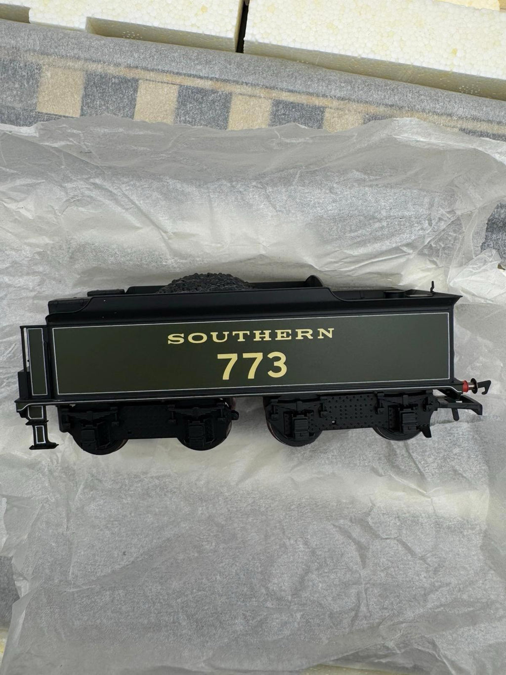 Hornby R2797M  - The White Pullman Limited Edition Train Pack - New - DCC Ready