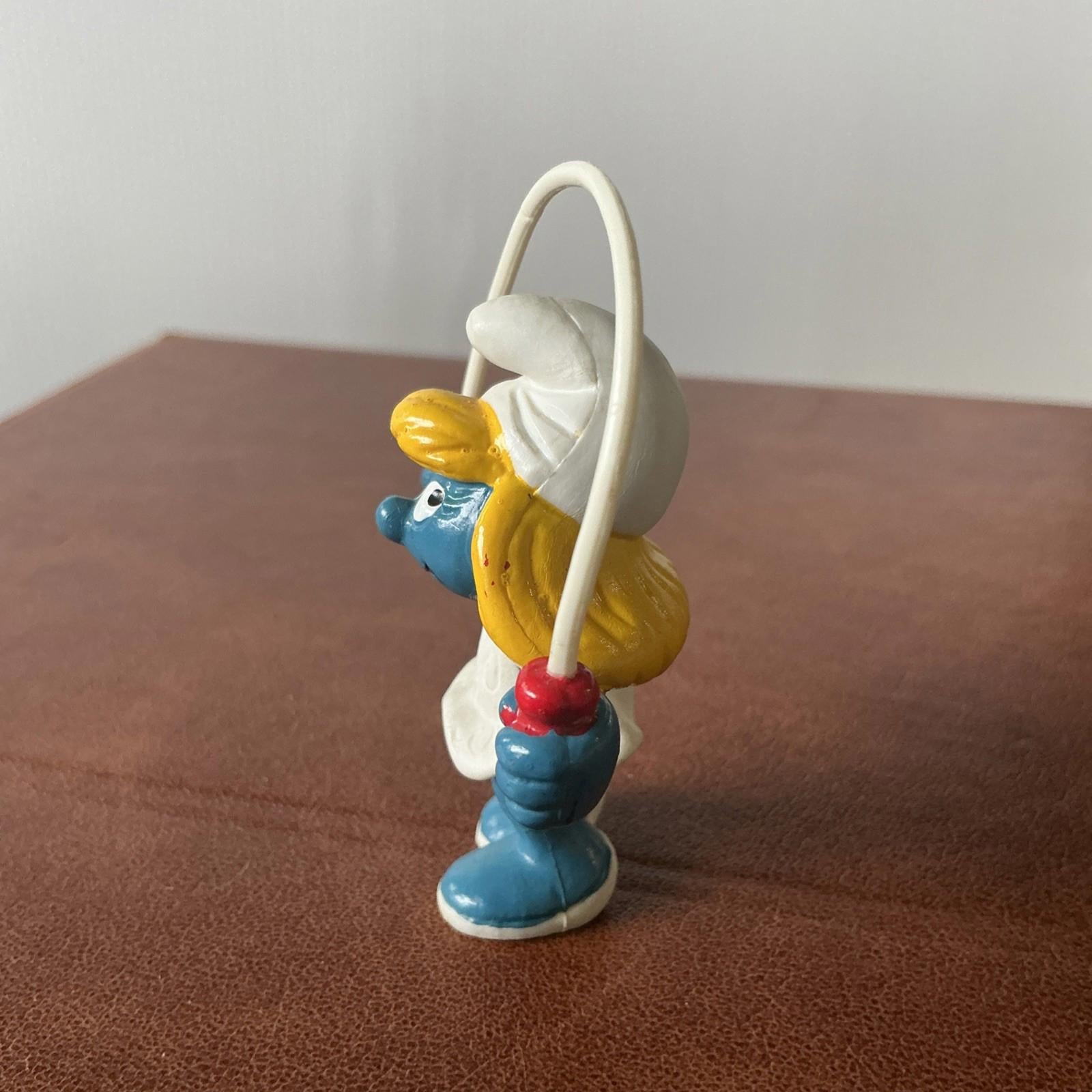 Collectable Vintage Jump Rope Smurfette 20168 Rare Collectable SM023 VGC