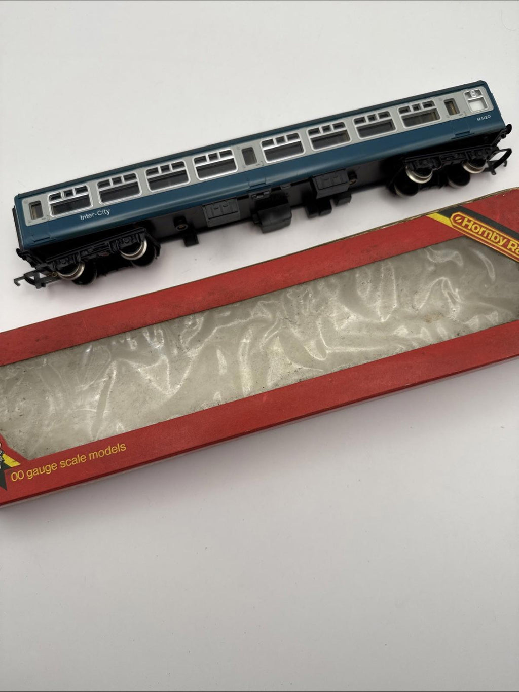 Hornby Railways R.921 Inter-city Mark 2 Coach OO Gauge