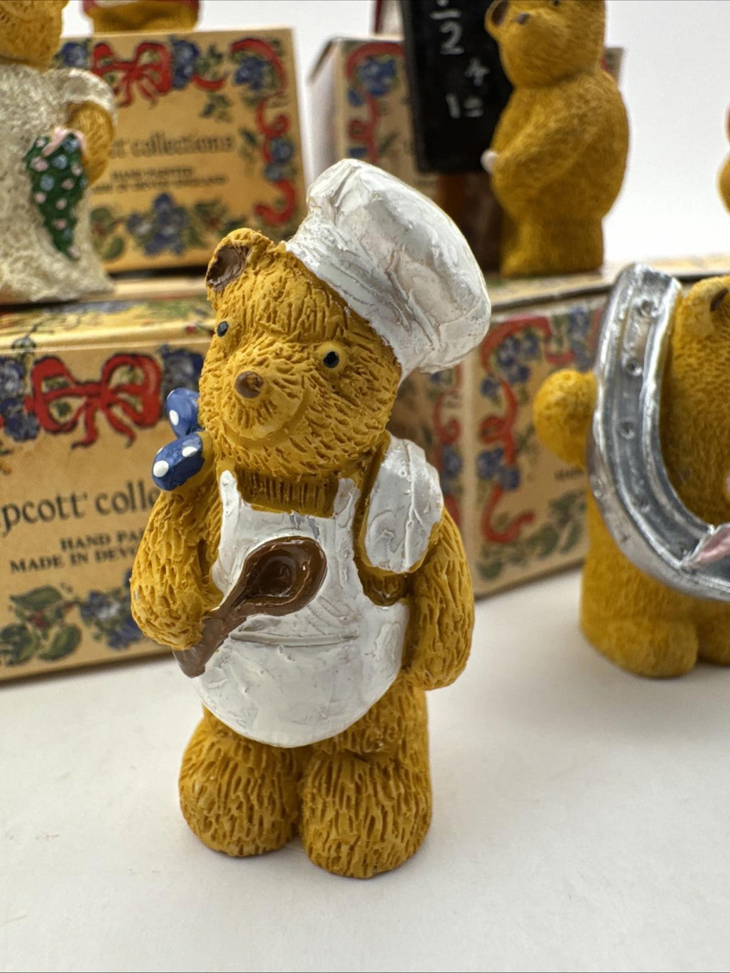 8 x Vintage R&R Hill Bears Upcott Collection Hand Painted Boxed VGC