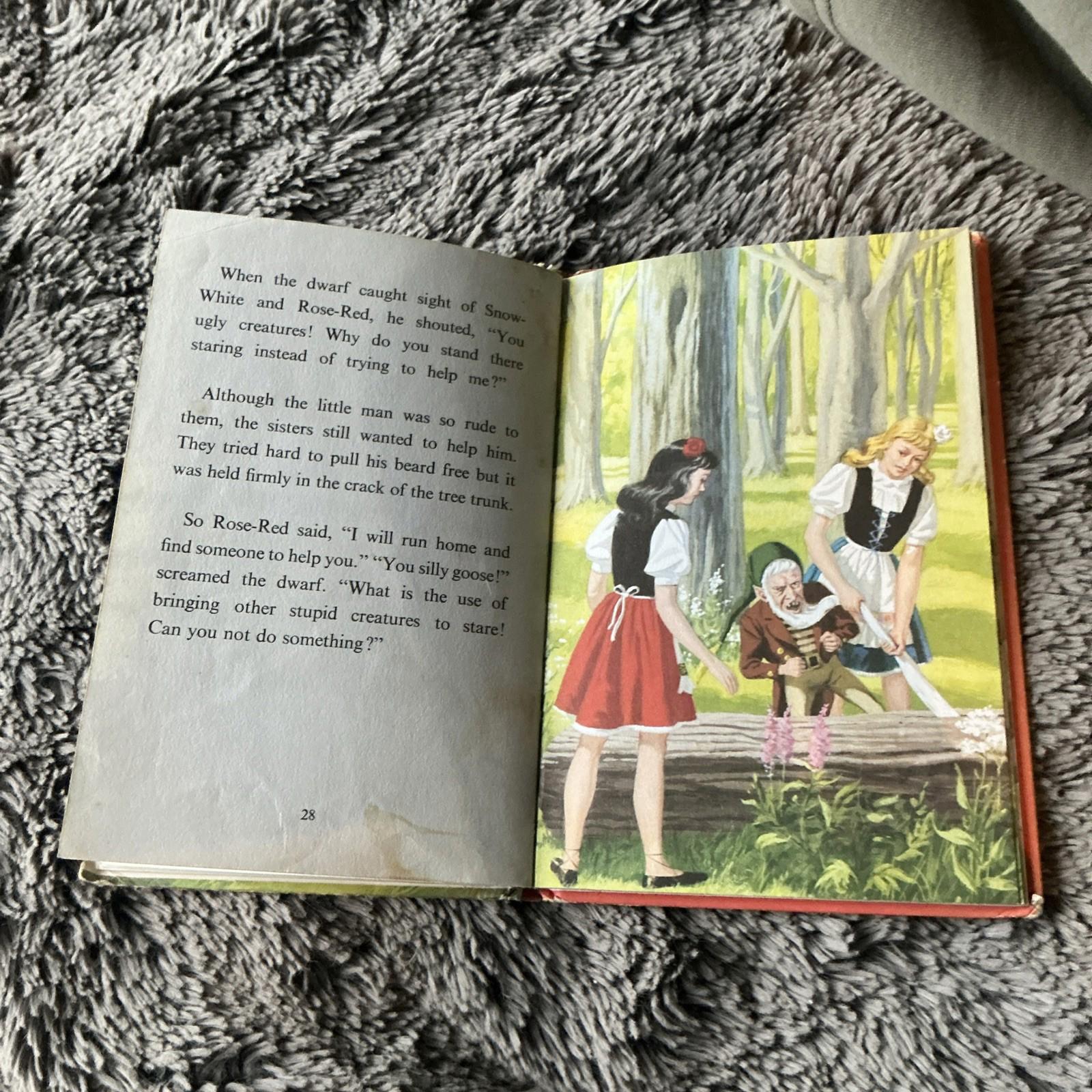 Vintage Ladybird Book Snow White and Rose Red Well Loved Tales series