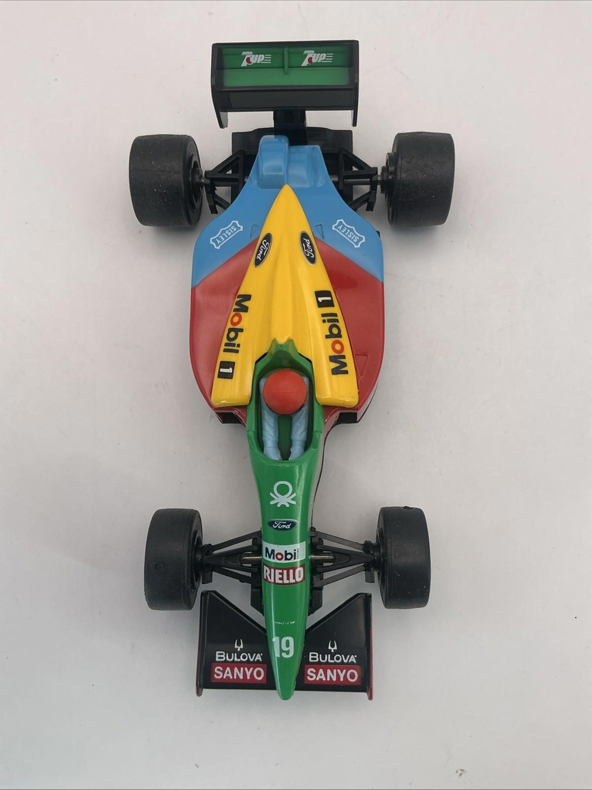 Scalextric C461 Benetton Ford B189 No. 19 Formula 1 Car Red Helmet Slot Car Box