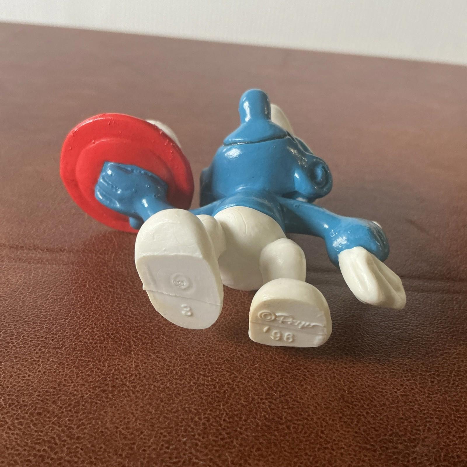 1996 McDonalds  Vintage Milkshake Waiter Smurf VGC Collectable SM028