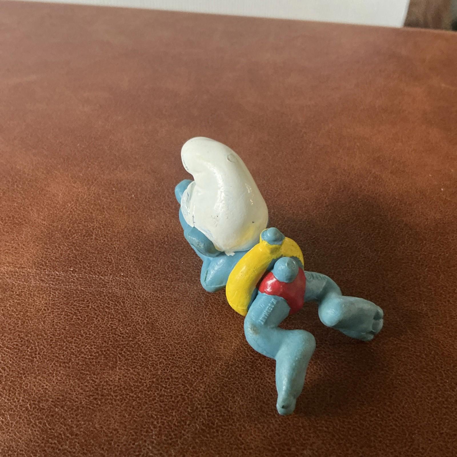 Vintage Swimming Smurf 20025 Collectable Rare SM030