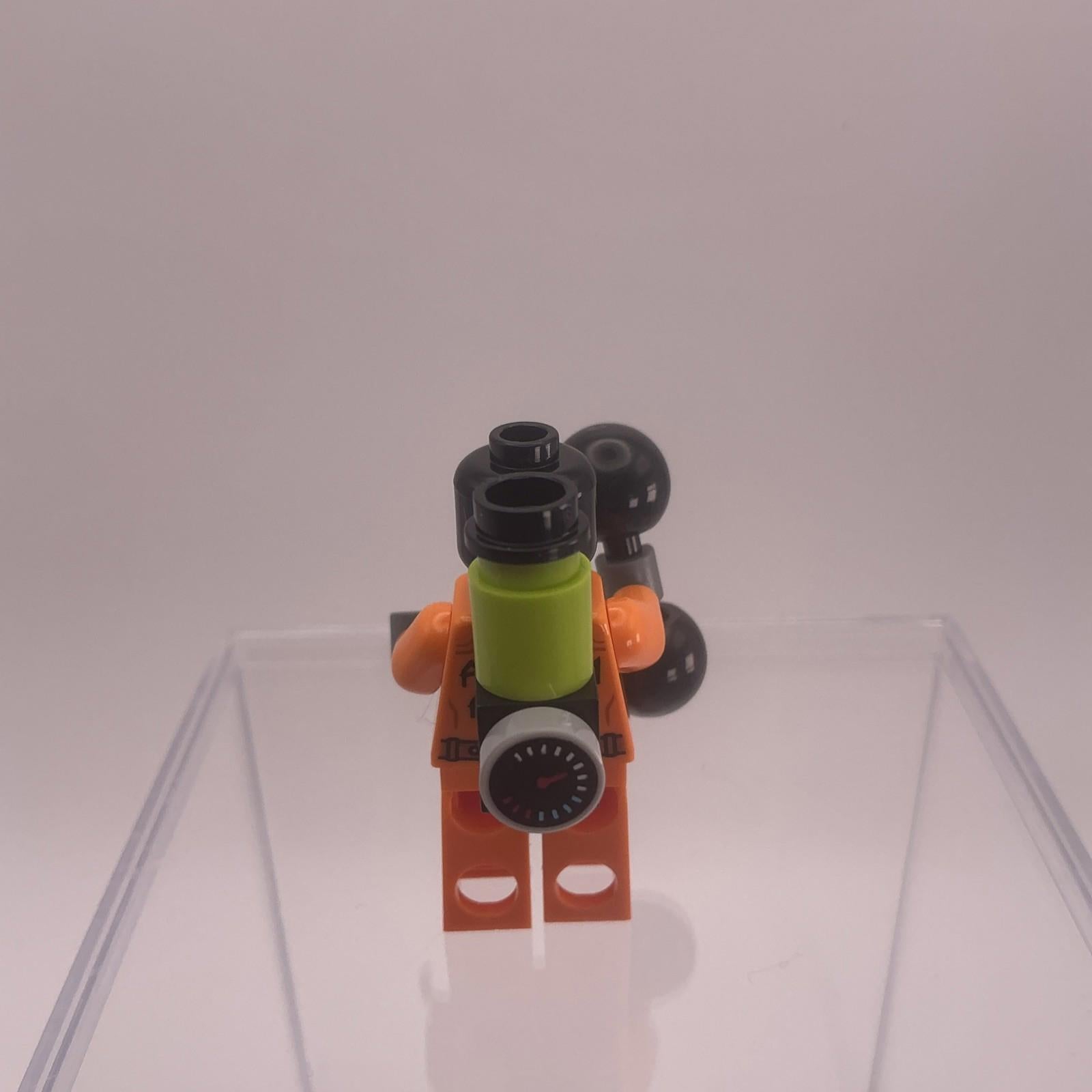 Lego Mini Figure SH 1084 - Band - New - Genuine From Set 76300